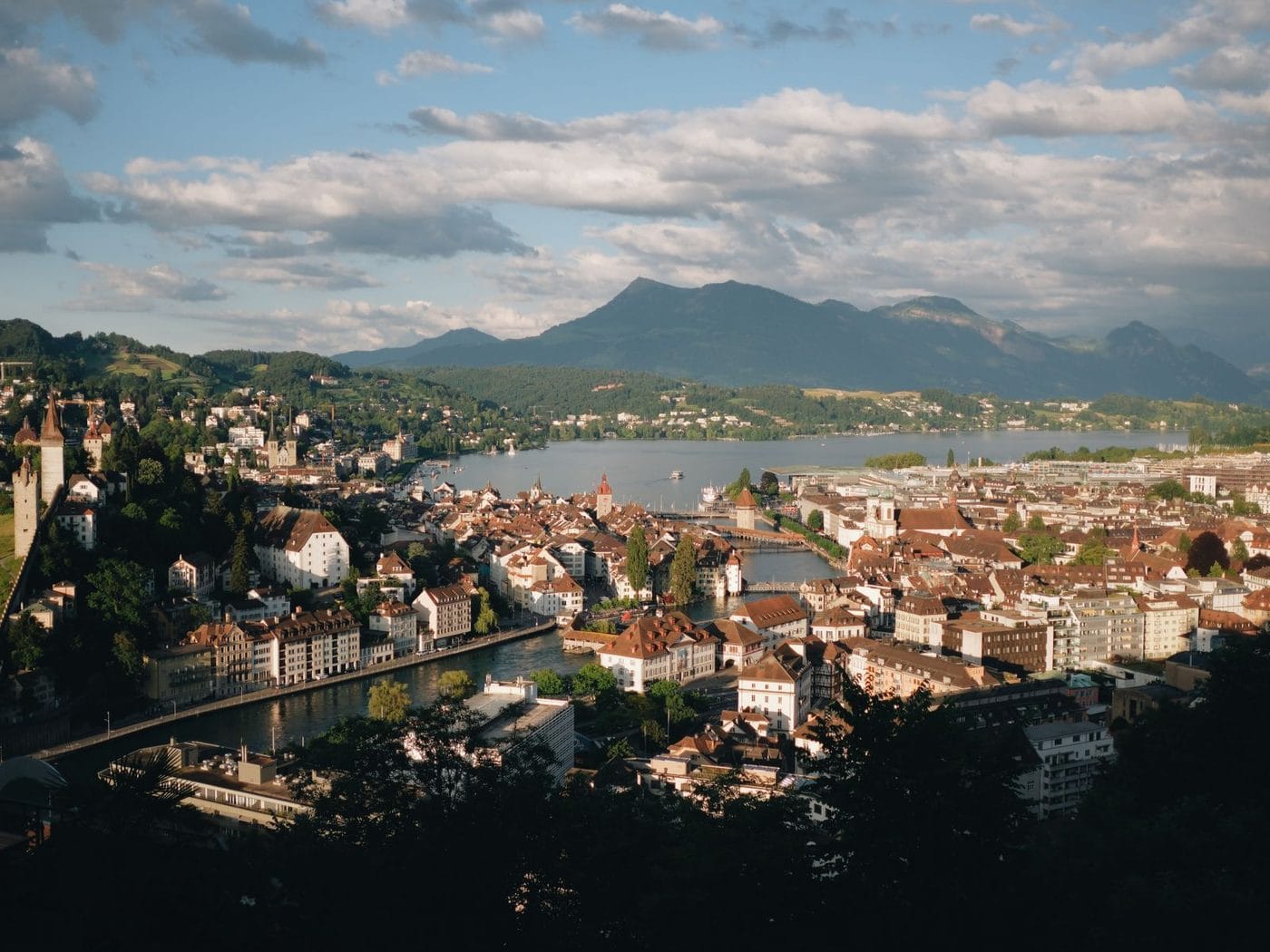 Luzern mit See und Bergen: Website-Strategie für Hotels und Ferienwohnungen